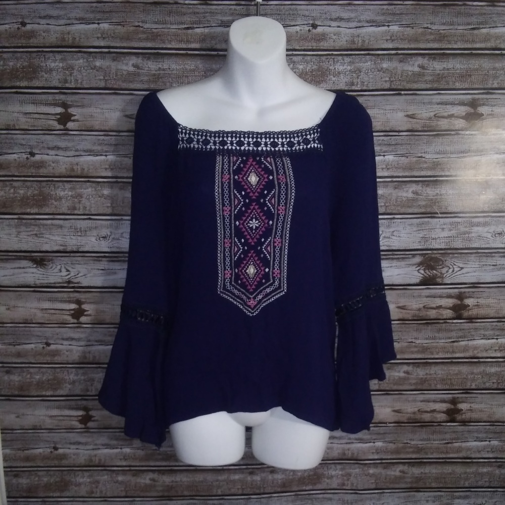 NWOT KNIT WORKS RAYON BLOUSE WITH FLARE SLEEVES.